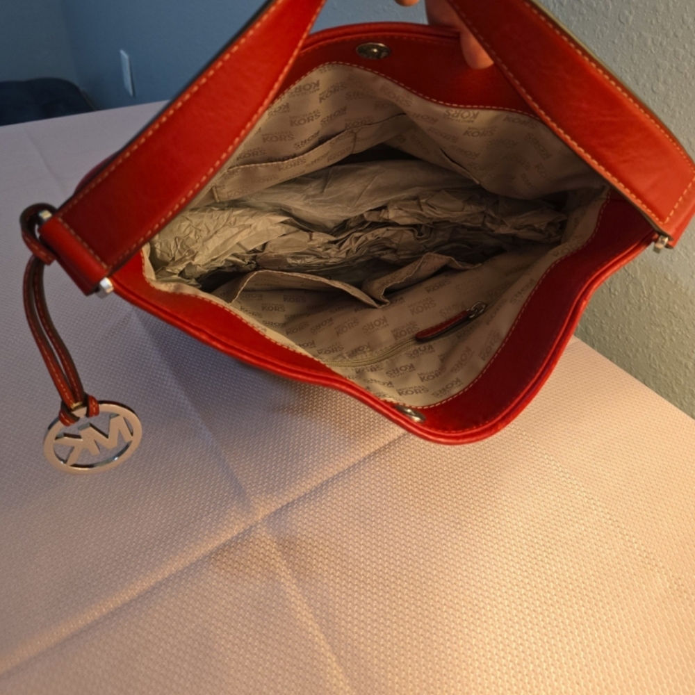 MK Handbag - Picture 4 of 8